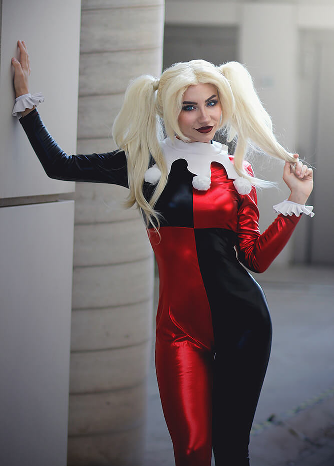 Harley quinn store red black costume